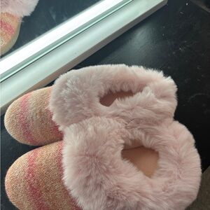 isotoner Pink and Cream Women's Slippers